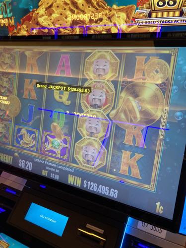 Illinois woman hits grand jackpot on Hard Rock Casino slot machine