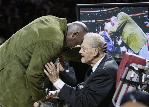 Ex-Bulls broadcaster, coach Johnny "Red" Kerr dies