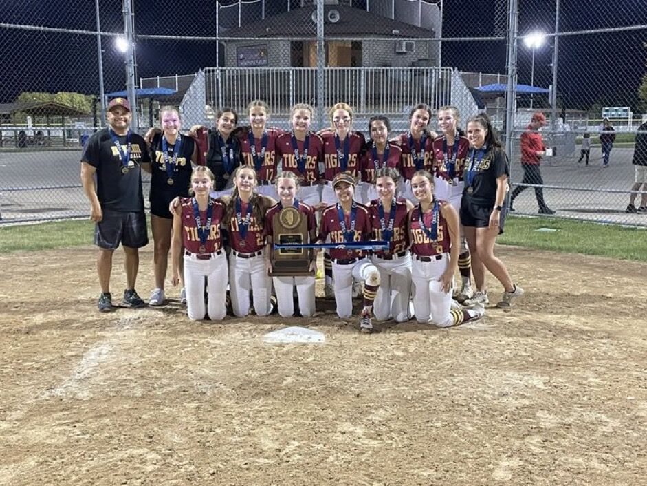 Hickory Creek dominates to take state softball title