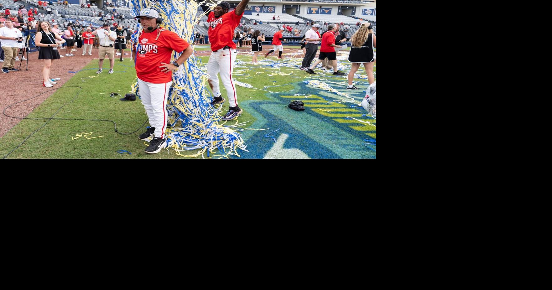 Georgia Bulldog's Tre Phelps (1) tosses confetti as Georgia Bulldogs ...