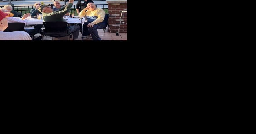 Pines Village residents 'celebrate life' at pizza party - Vimarsana News
