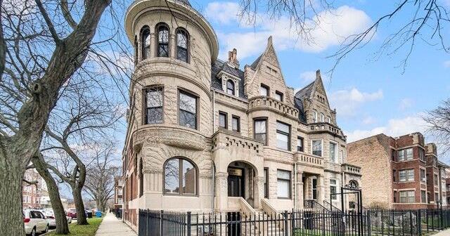 4 Bedroom Home in Chicago - $1,285,000