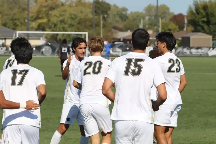 Three first-half goals lift Men's Soccer over St. Cloud State