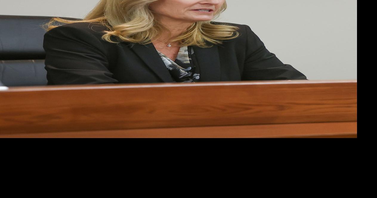 Lansing, Lynwood buck southeast suburban trend by growing population in