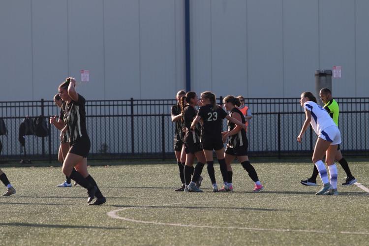 Late goal helps notch draw for Women's Soccer against Grand Valley State
