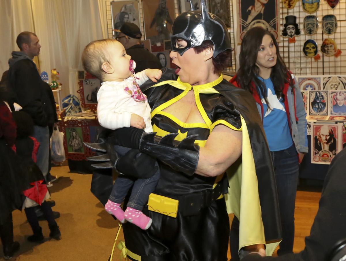 Comic Con Fans Get Anime Ted Lake County News Nwitimes Com