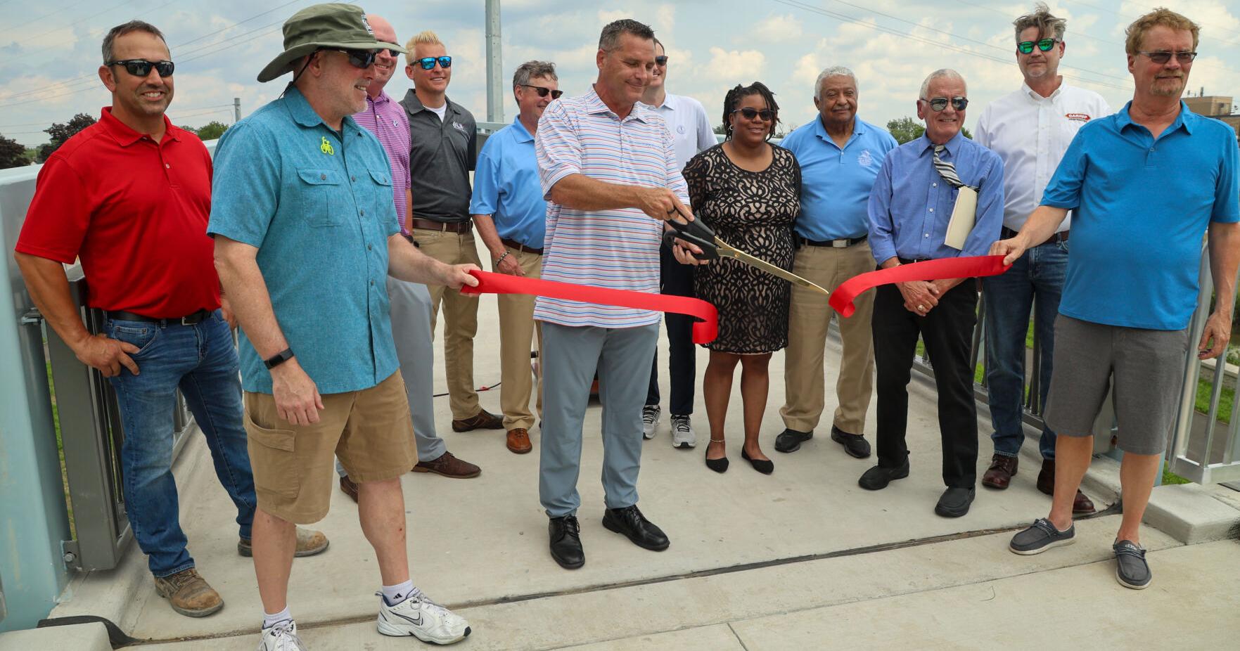Hammond completes bike bridge - Vimarsana News