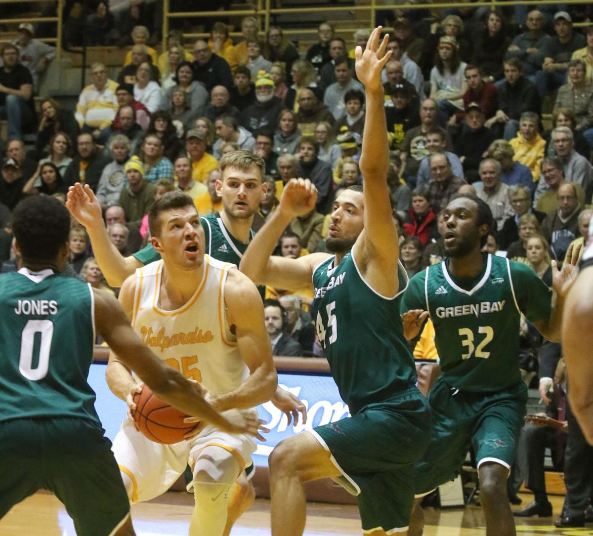 Valparaiso Takes Back Control Of The Horizon League With Win Over Green Bay Valparaiso University Athletics Nwitimes Com
