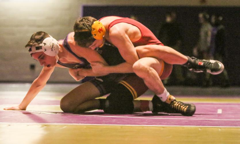 Wood, Nevelizer place first at Bradshaw wrestling tourney