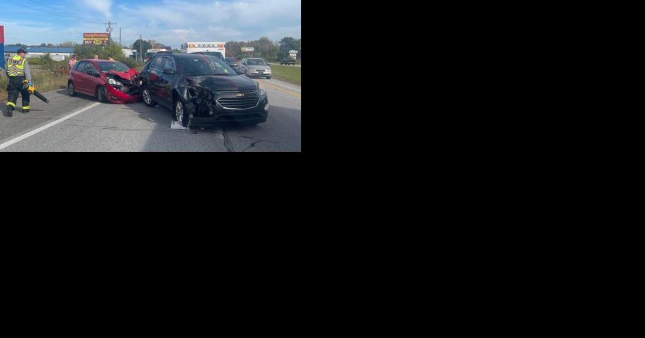 Three people injured after three-car crash State Road 49 - Vimarsana News