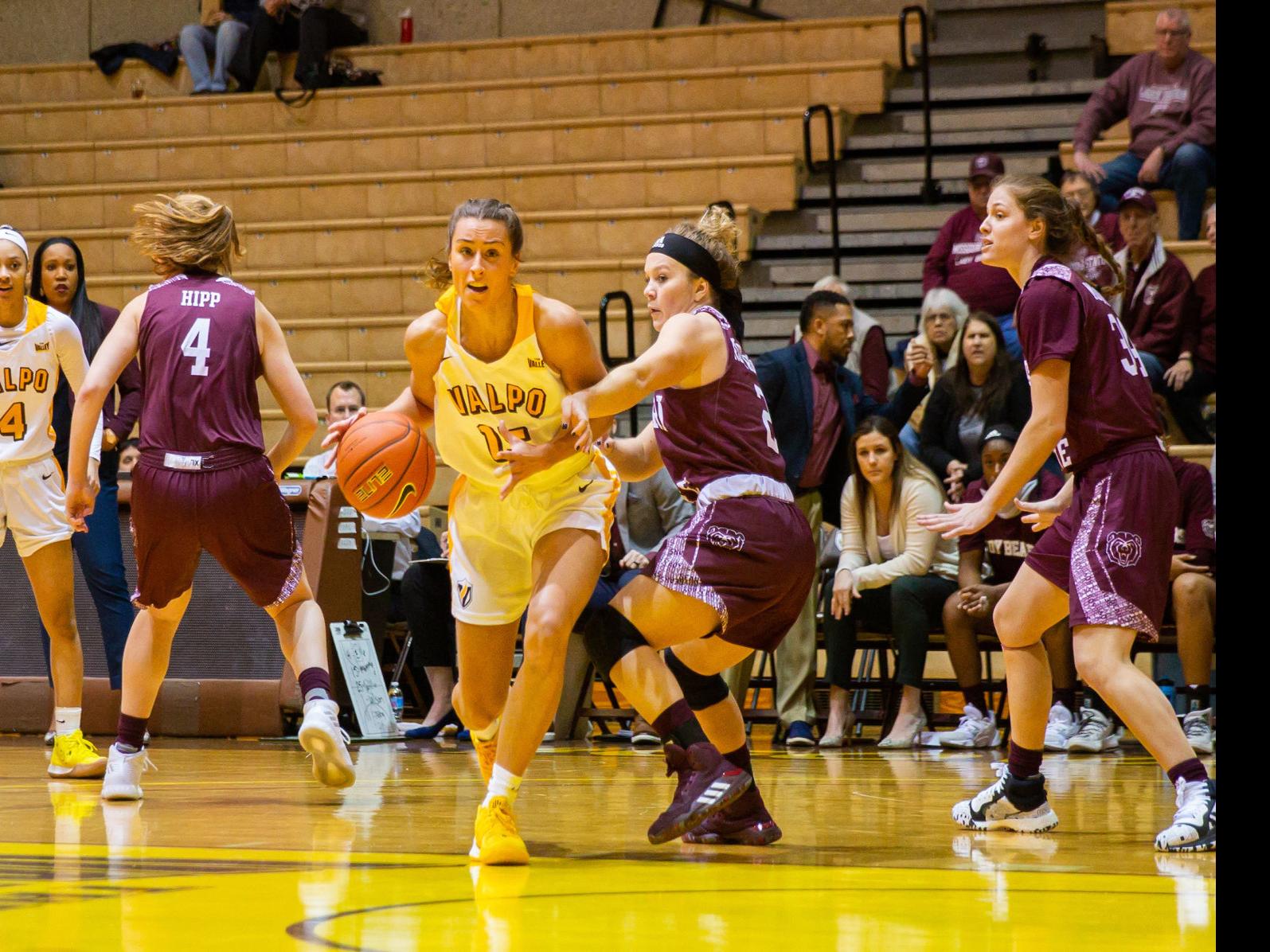 Sports Digest Valpo Women Can T Overcome Slow Start At Northern