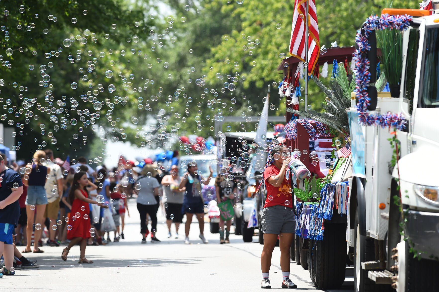 Thousands brave the heat for Crown Point's Fourth of July Parade