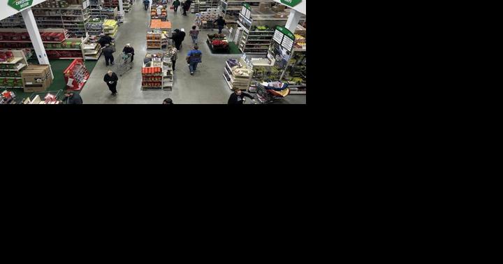 Shoppers flock to Region stores on Black Friday despite extended deals - Vimarsana News