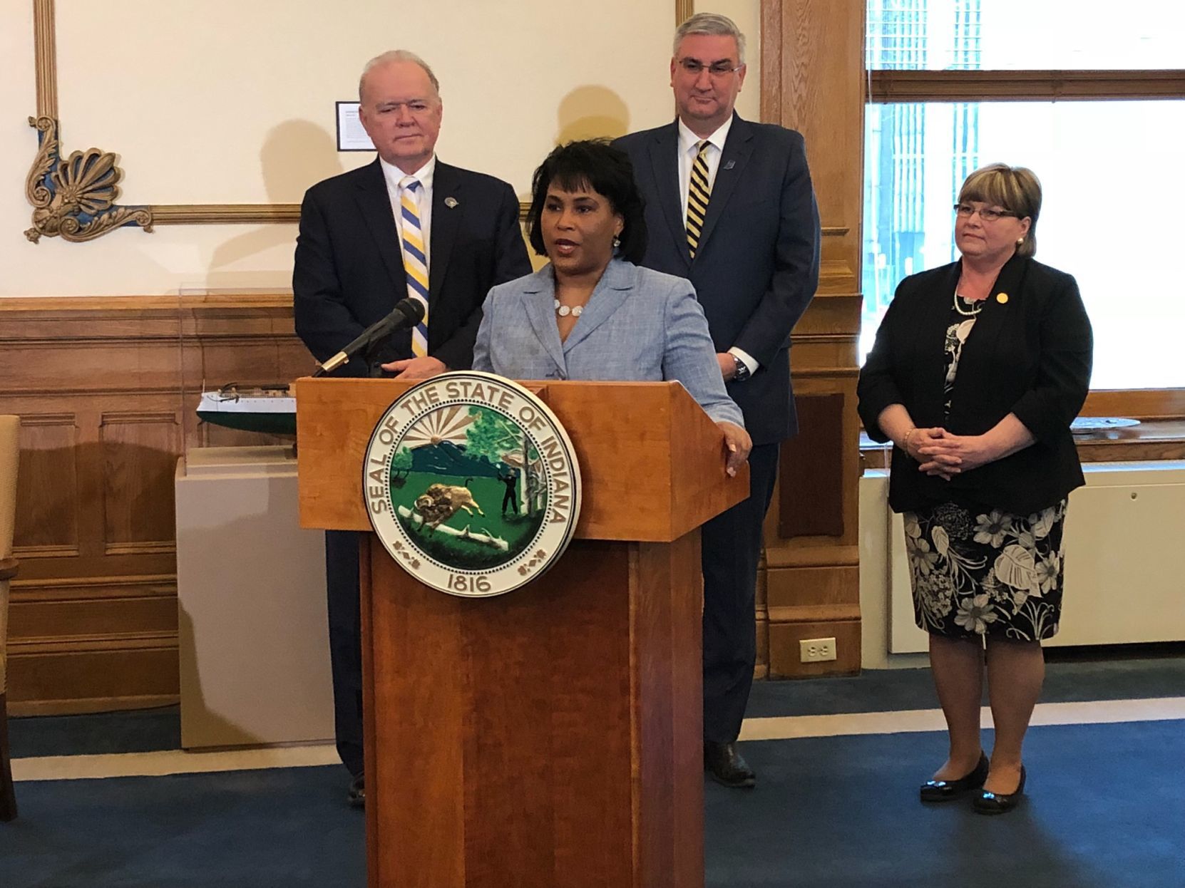 who serves in the judicial branch