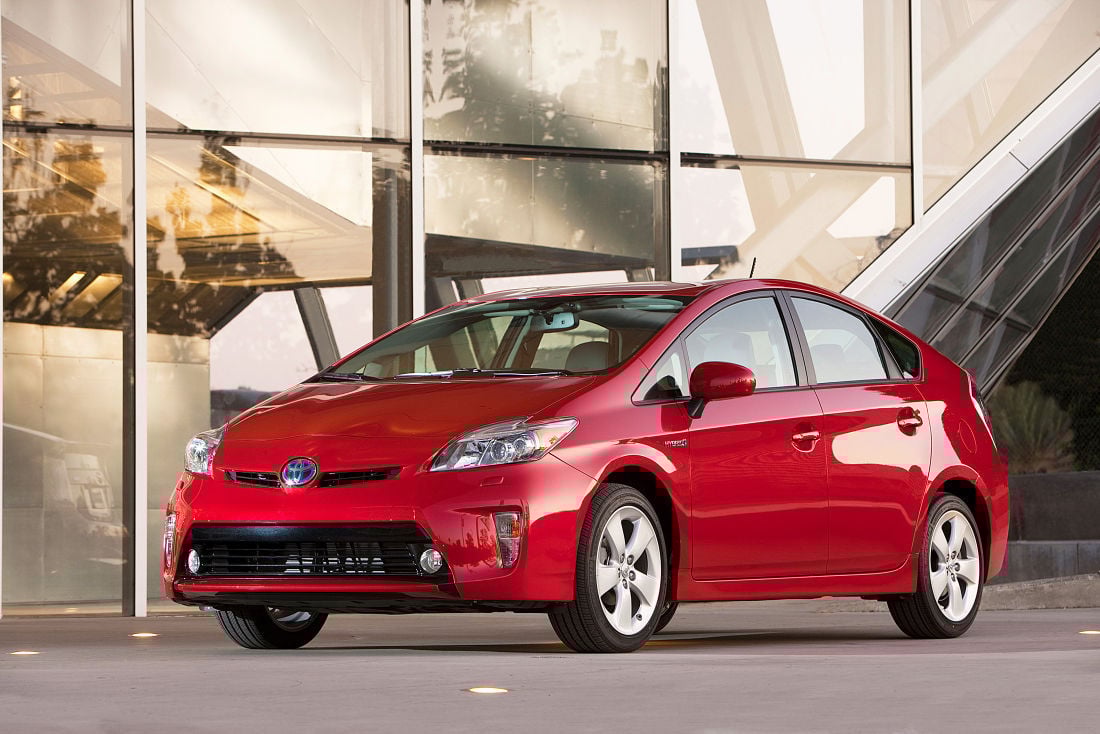 Prius Impresses With 51 Mpg Top Ing Toyota Hybrid Offers Prius Impresses With 51 Mpg Top Ing Toyota Hybrid Offers Surprising Iousness Along