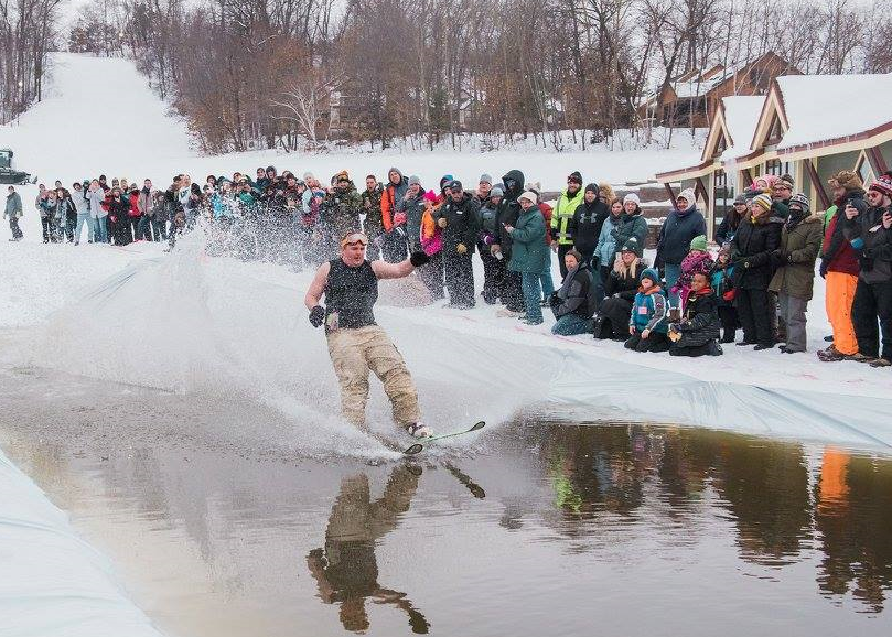 Break Your Cabin Fever With Weekend In Wisconsin Dells Christmas Mountain Village Hosts Winter Carnival