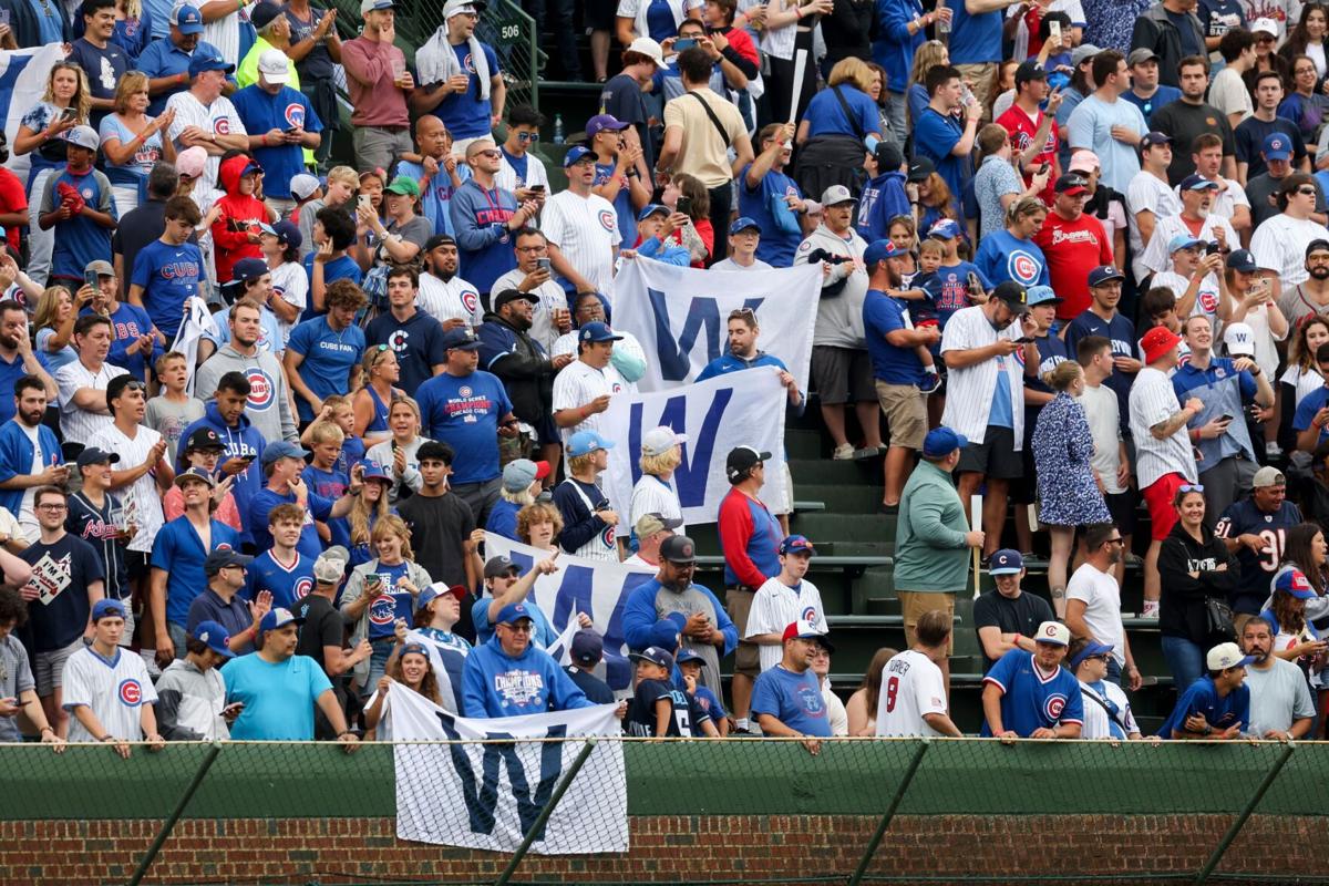 Column: Chicago Cubs fans send a message about Kris Bryant