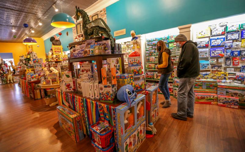 FAO Schwarz : Toys for a Lifetime: Enhancing Childhood Through Play by