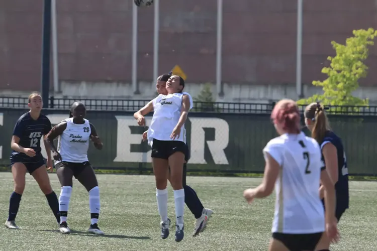 Women's Soccer shuts out Winona State in final non-conference tilt
