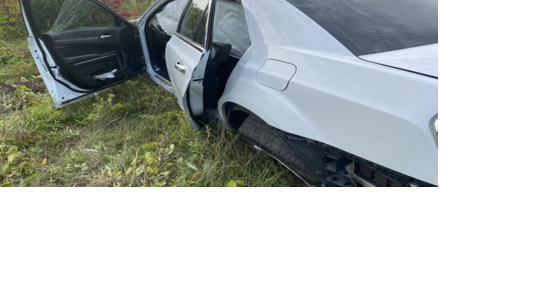 Car crashes after pursuit; 2 men face criminal charges - Vimarsana News