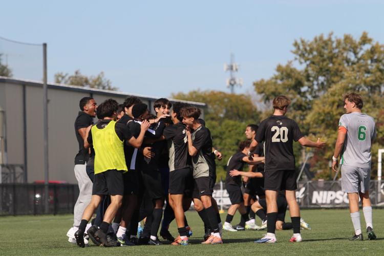 Men's Soccer shutouts Roosevelt; secures spot in GLIAC Tournament