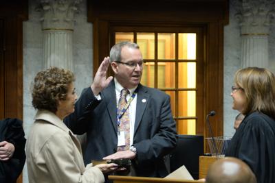 New Region senator sworn-in on first day of Indiana legislative session