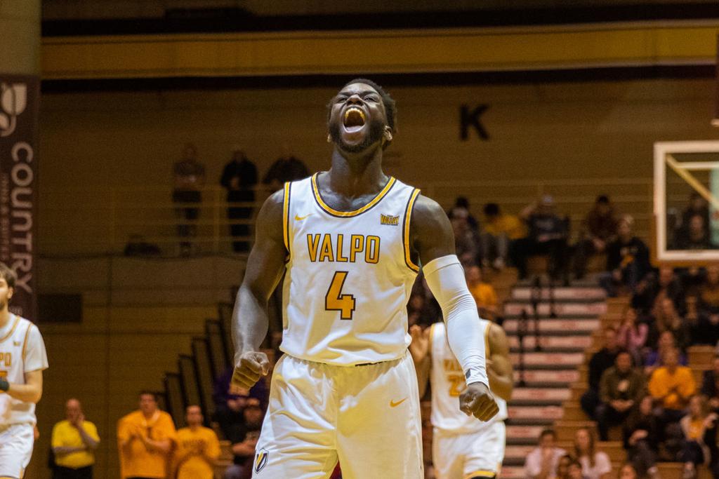 Valpo Embraces Mamba Mentality Mcmillan Shines In Win Over