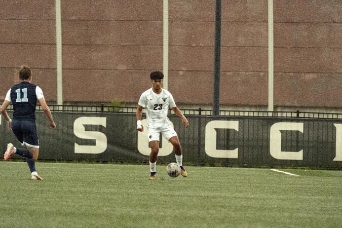 Men's Soccer drops road contest at Roosevelt