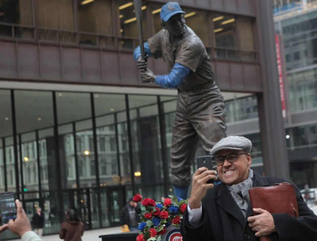 Cubs' Ernie Banks statue moved downtown for tribute