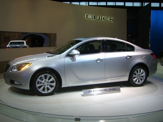 Buick: Regal with E-Assist