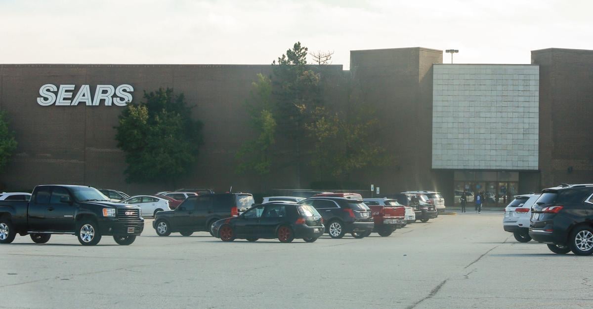 Indiana's Oldest Mall Now a Ghost Town