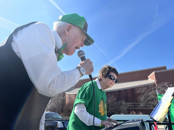 Smith Crossing singers strike festive tone on winning float in Tinley Park Irish Parade
