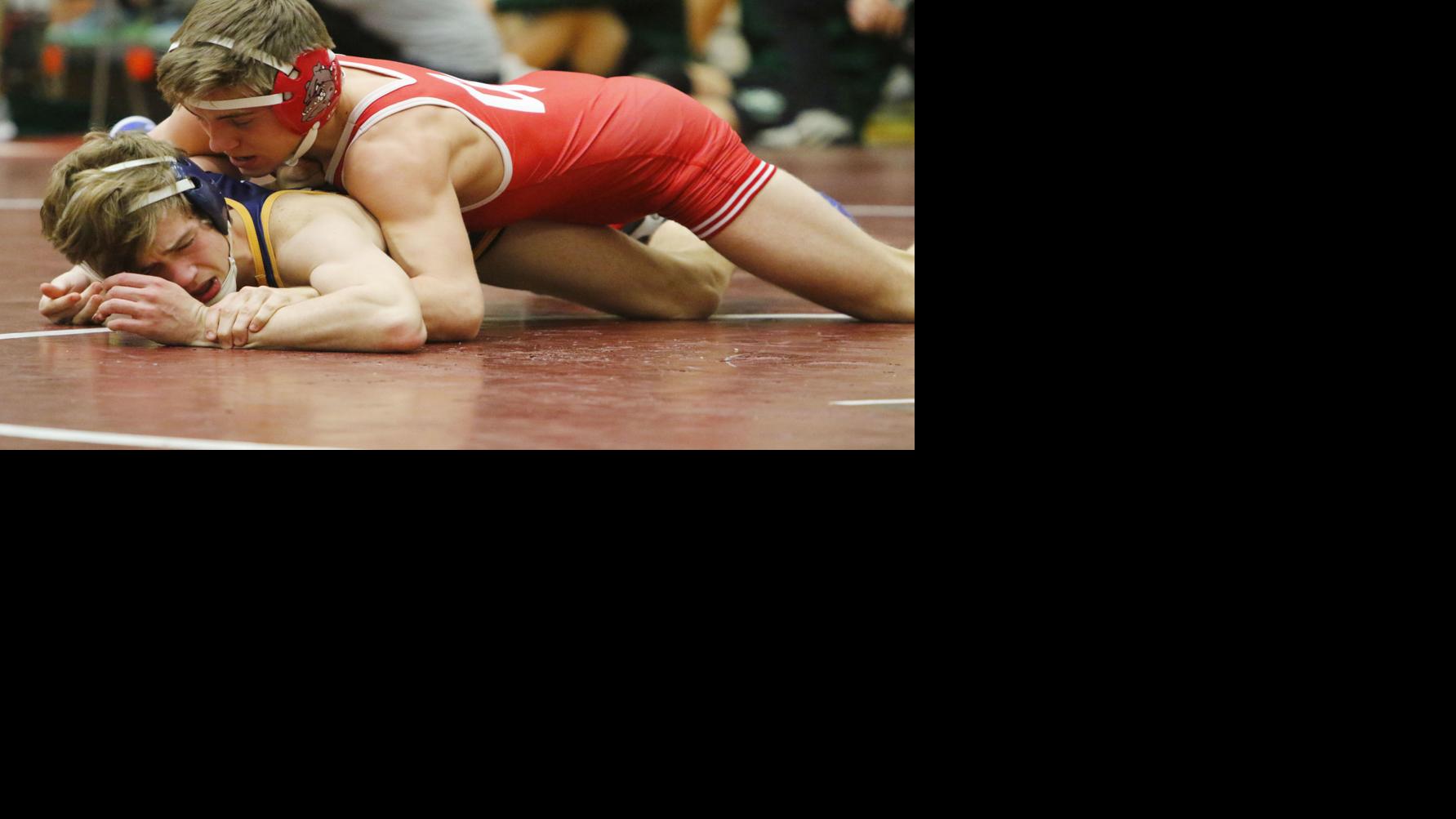 WRESTLING NOTEBOOK Crown Point wins 17th consecutive wrestling