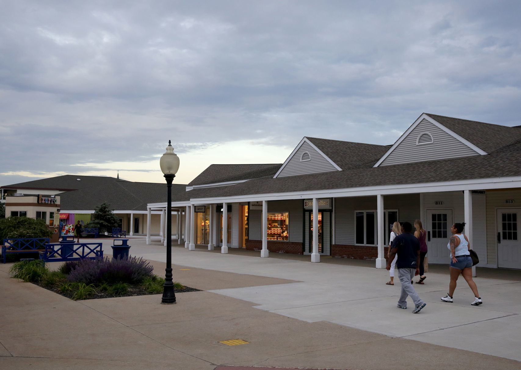 H M coming to Lighthouse Place Premium Outlets in Michigan City