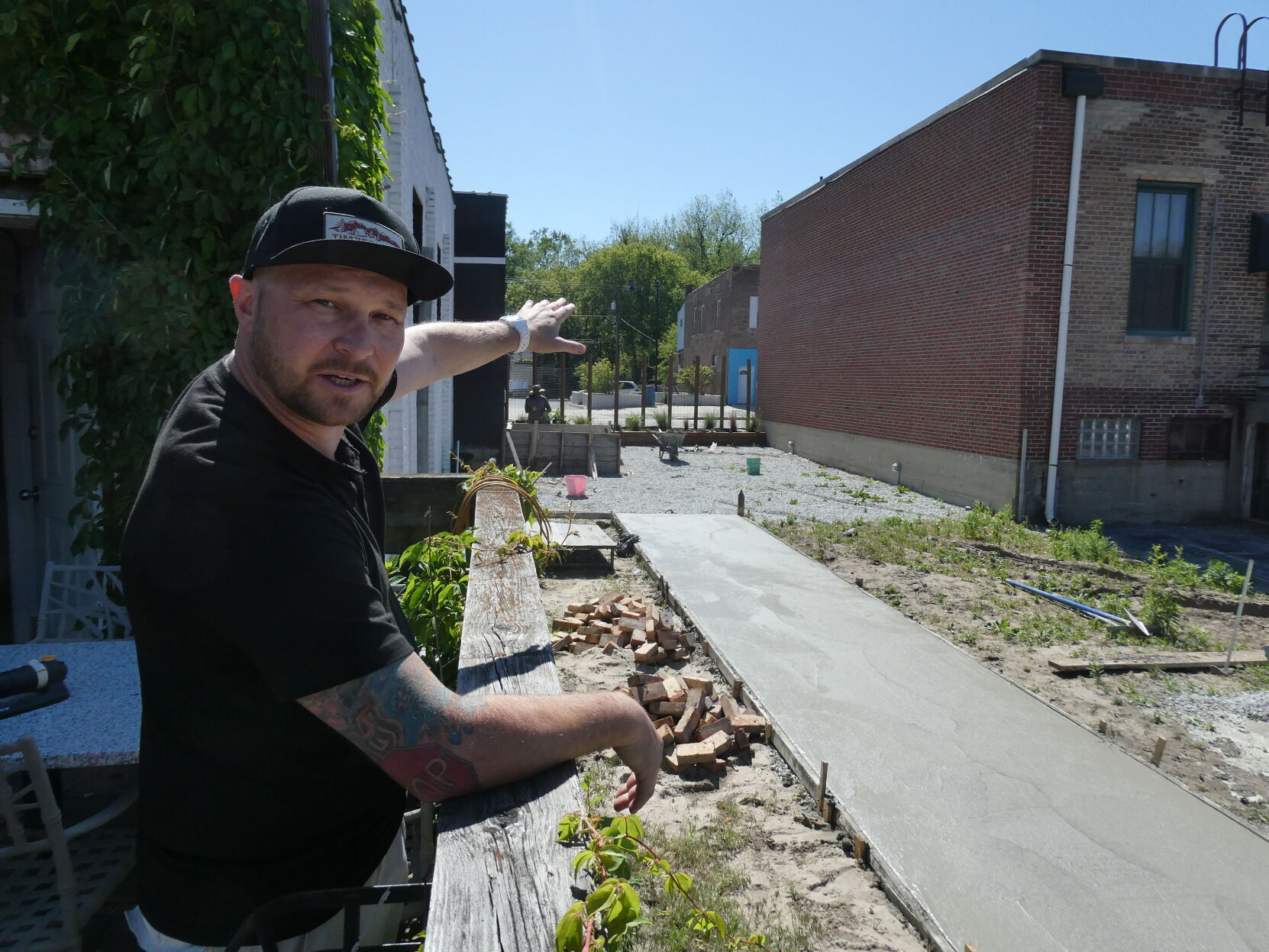 Tiny's Coffee Bar builds new patio just in time for patio season - Vimarsana News