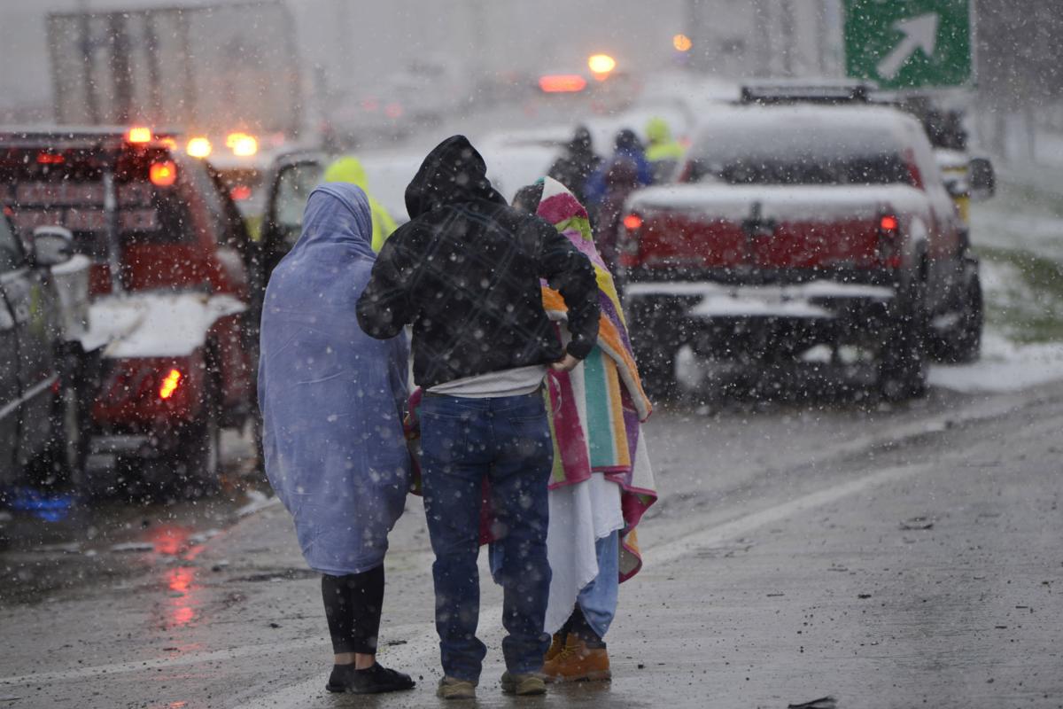 Update Snow Wreaks Havoc On Illinois Roads Makes Travel In