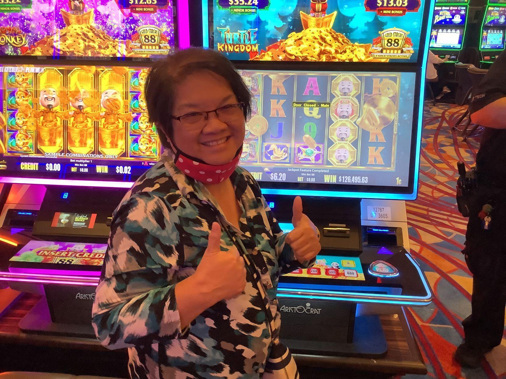 Illinois woman hits grand jackpot on Hard Rock Casino slot machine |  Gambling | nwitimes.com