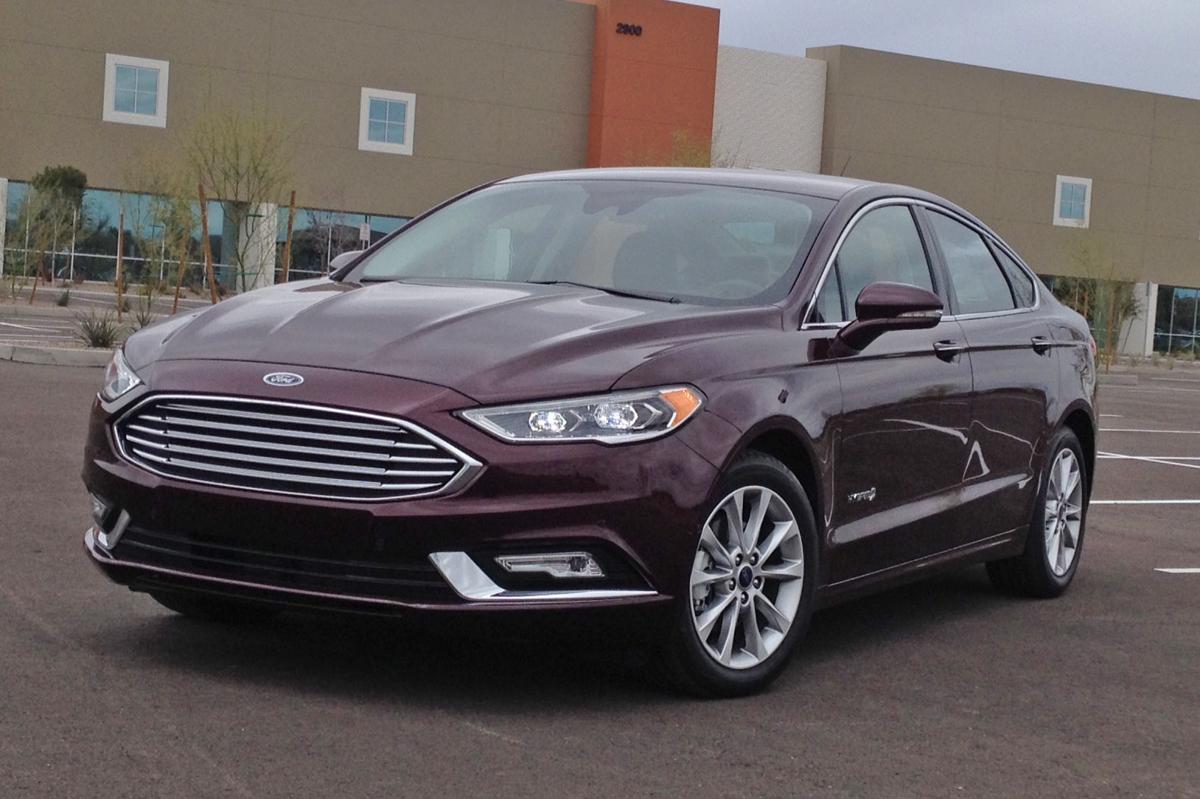 Fusion Hybrid Scores Mileage Comfort Cars Nwitimes 2017 Ford Fusion Se Hybrid