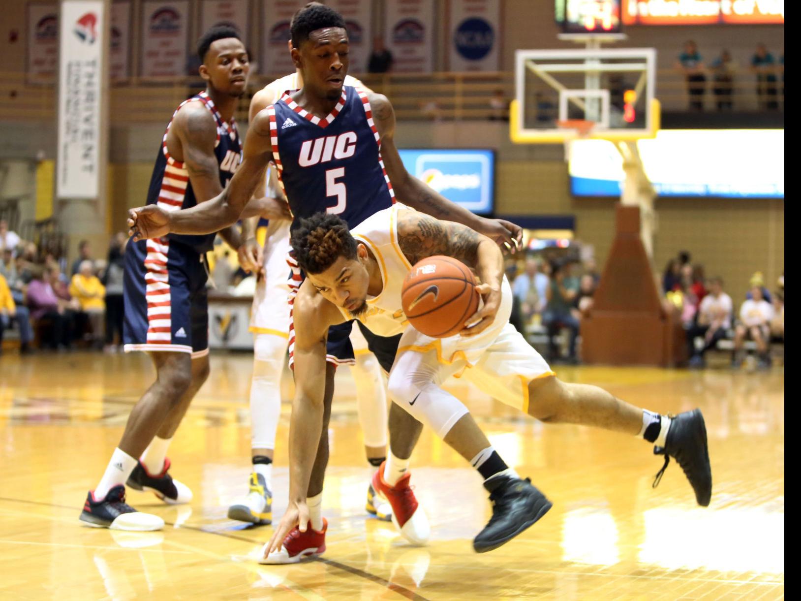 College Basketball Valparaiso S Walker Signs With Pro Team In