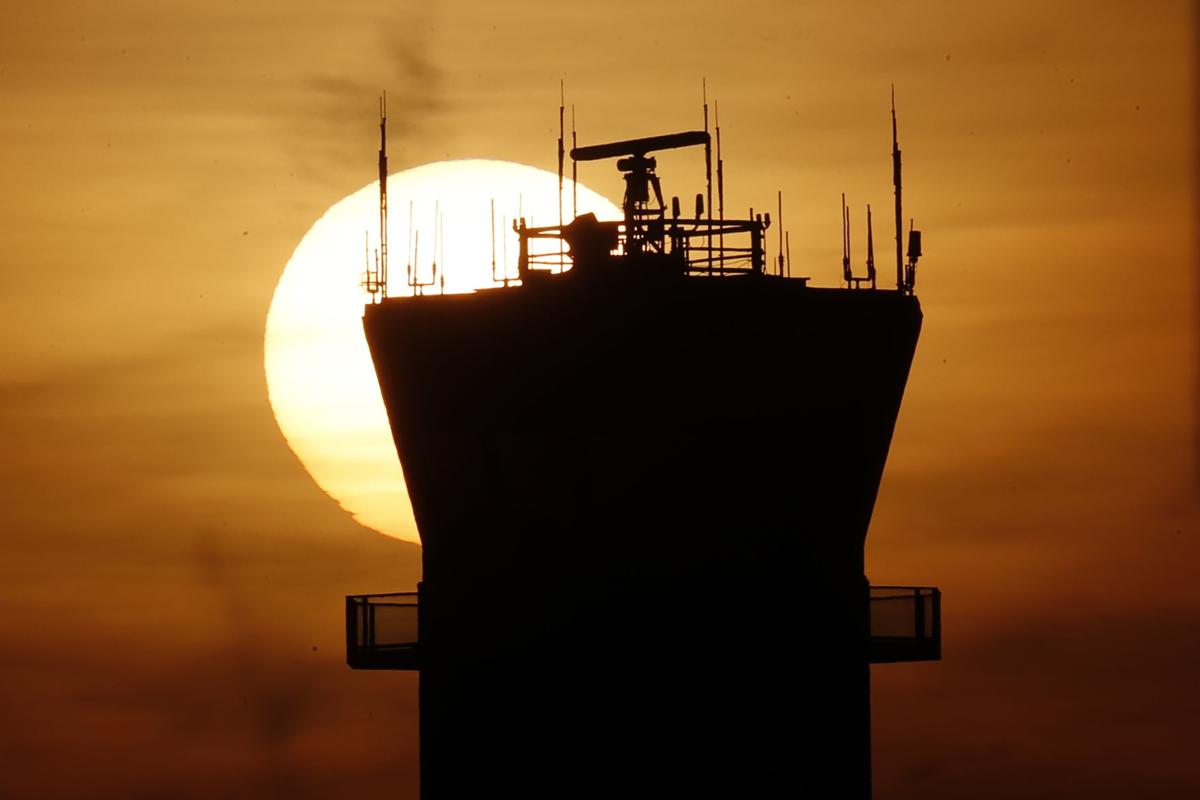 Cancellations Delays At Chicago Airport After Coronavirus Results Latest Headlines Nwitimes Com