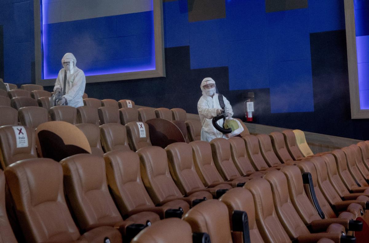 Movies Playing Today At The Movie Theater لم يسبق له مثيل الصور