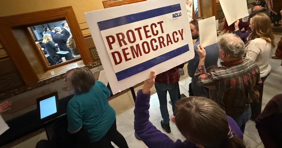 Indiana Republicans defy Trump and reject his House redistricting pus...