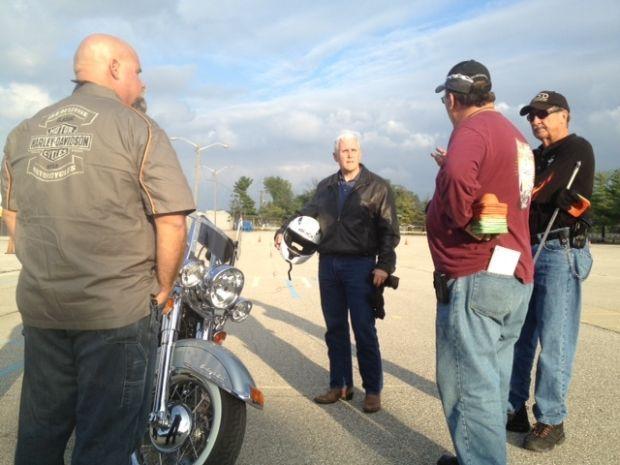Novice biker Pence to lead motorcycle trip