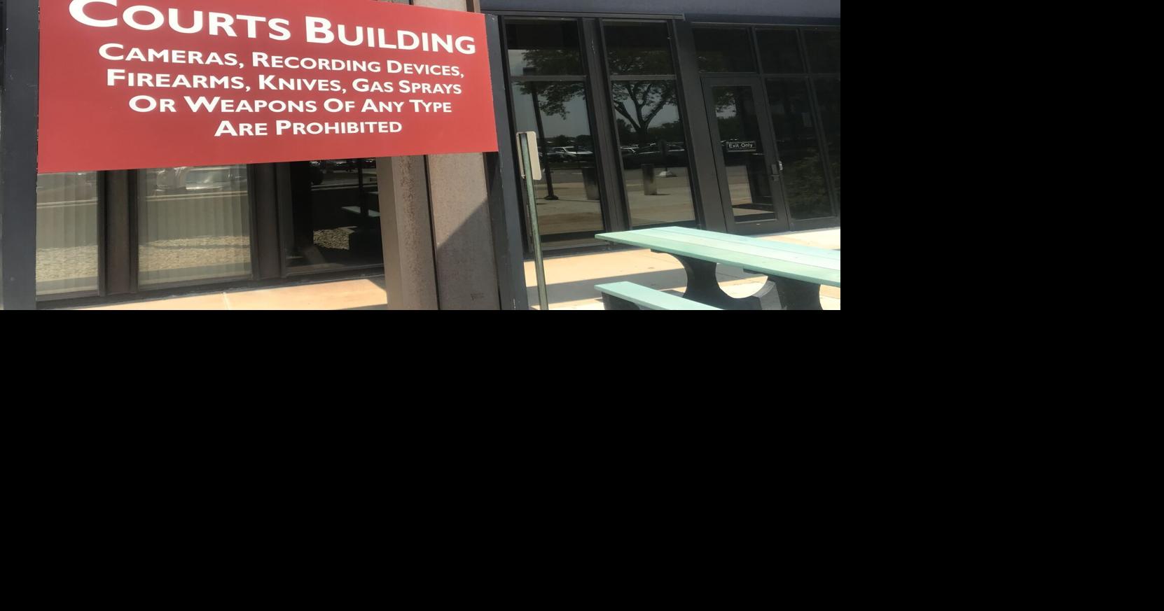 Lake County cop takes suspect to the floor in the middle of courthouse hallway