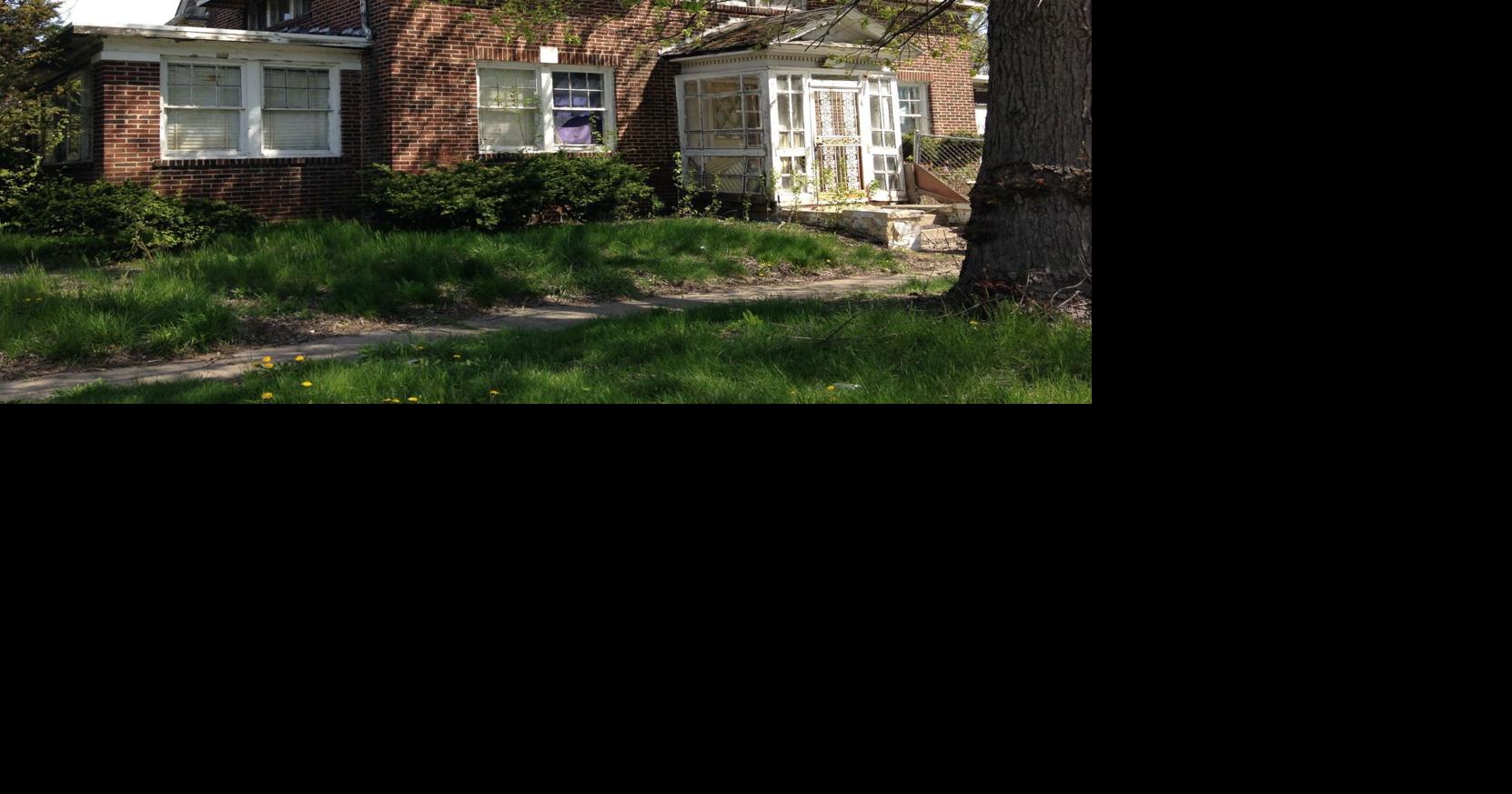 No place like home Gary awards deeds to last round of Dollar Home recipients, announces Hoosier