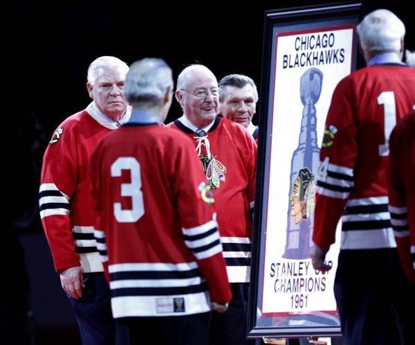 Stan Mikita, who led Blackhawks to 1961 Stanley Cup title, dies at 78 - The  Boston Globe