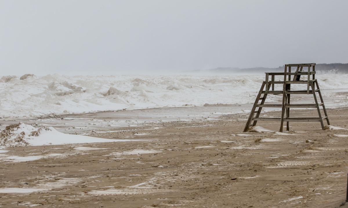 Michigan City warns people to stay off the shelf ice on Lake Michigan