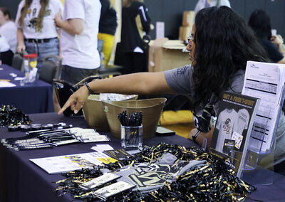 Purdue University Northwest welcomes new and returning students to campus with free swag, resources and connection