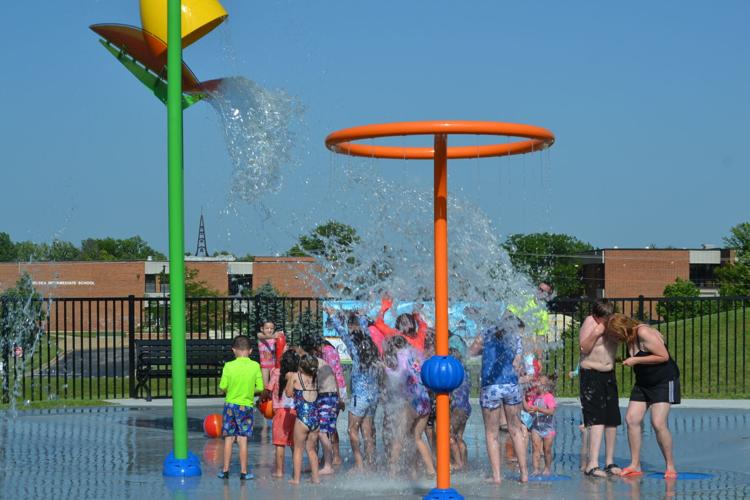 Frankfort parks open upgraded facility for watery fun