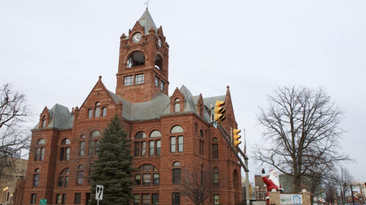 Animal Shelter Helps Pet Owners Facing Financial Hardships From Covid 19 Laporte County News Nwitimes Com